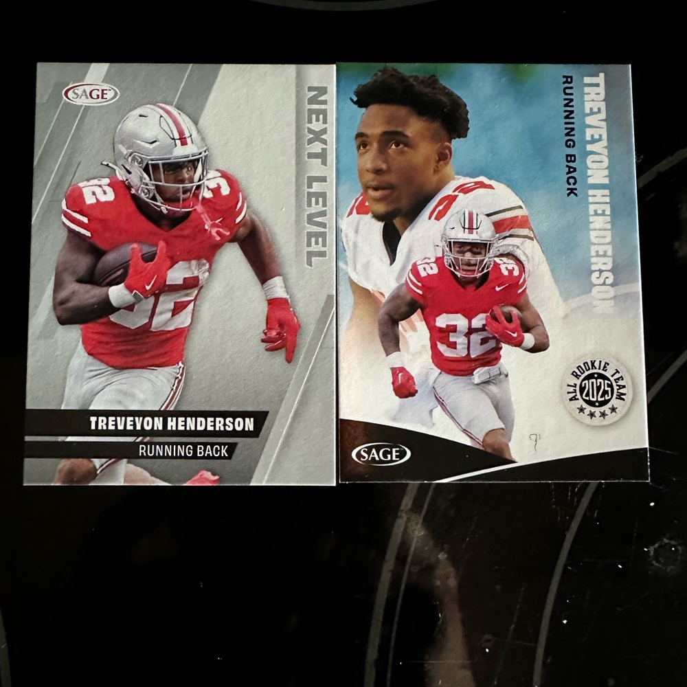 2 Cards of Treyveyon Henderson